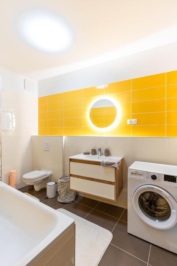 Modern & Newly Built With Private Garage * Budapeszt