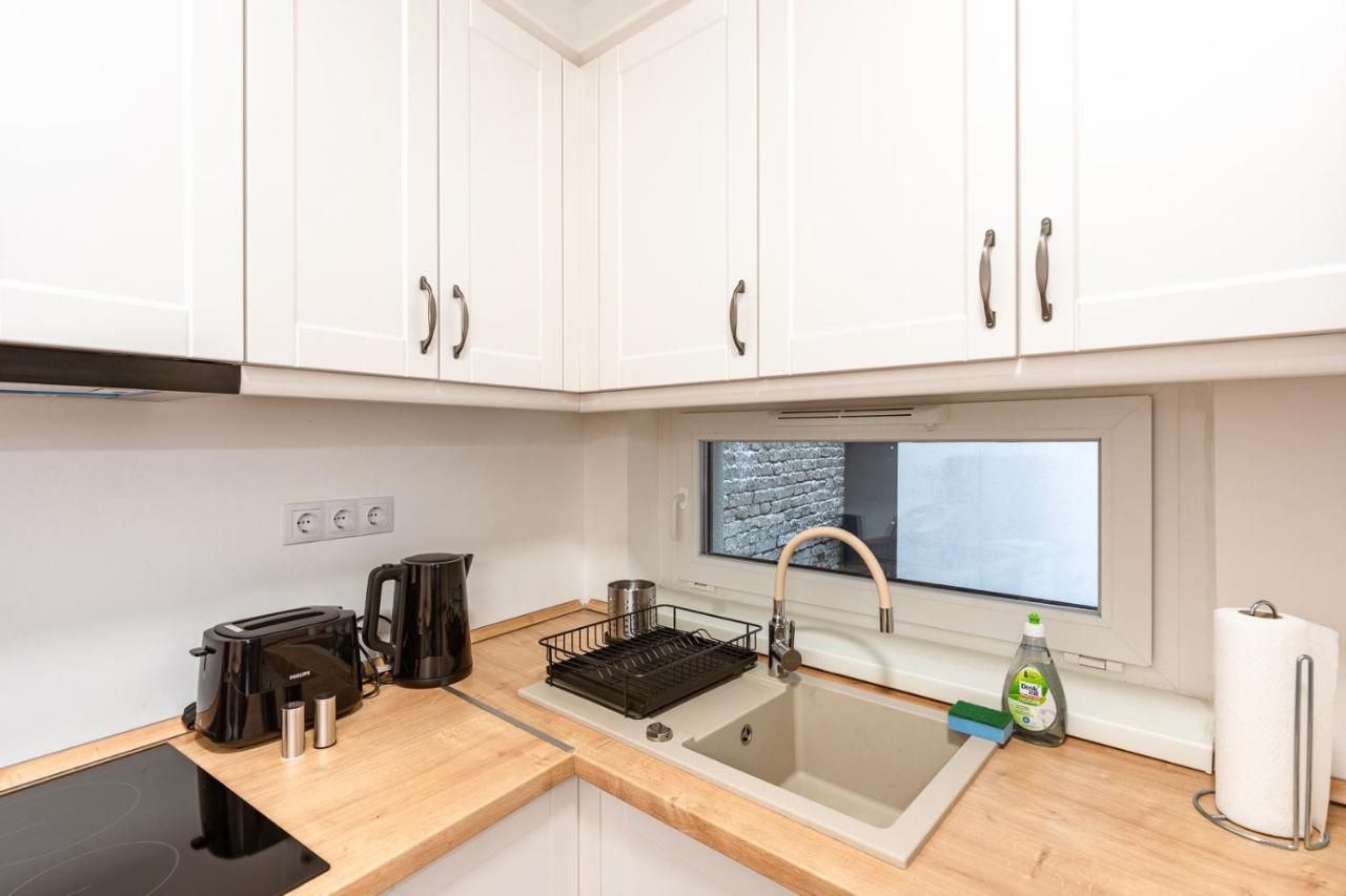 Modern & Newly Built With Private Garage Apartament *